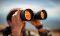 Jumelles 10x50 ou 12x50 : quelles sont les meilleures ?